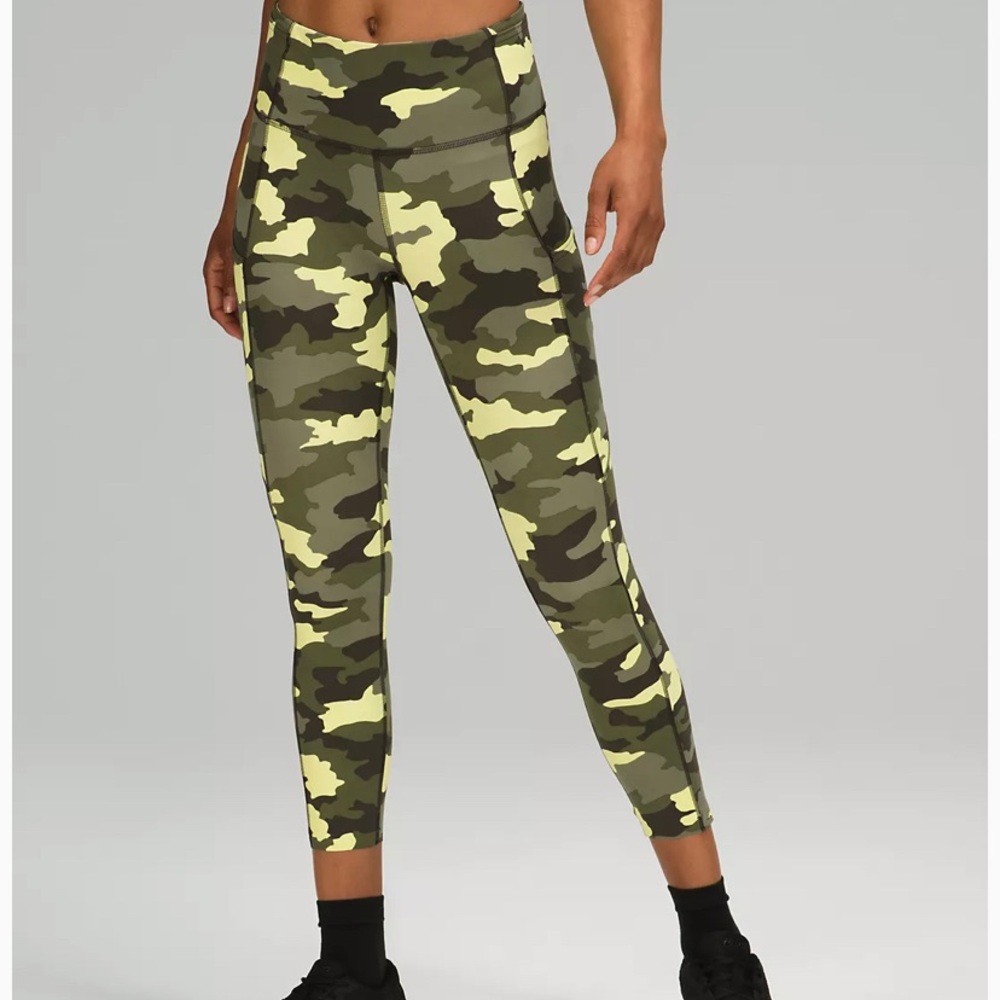 Fast and Free High-Rise Crop 23" Camo Crispin Green
